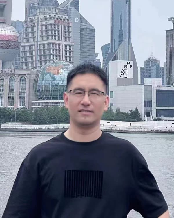 寇秋林人物照片
